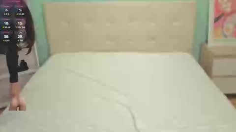 Julia online show from October 17, 2025, 2:52 pm