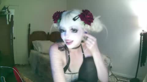 Snapshot of bl0odsyring3 chatting on July 17, 2026, 2:40 am vampire fang online show from July 17, 2026, 2:40 am