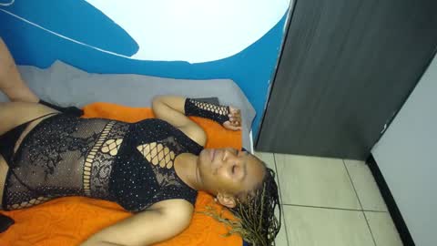 blacckandwhitte online show from December 13, 2024, 12:31 am