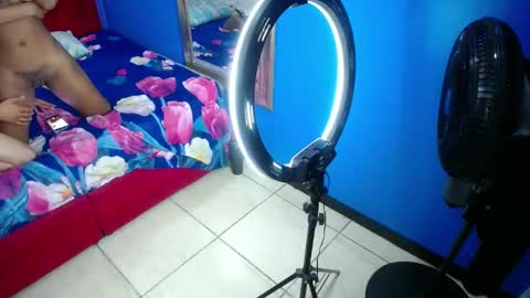 blacckandwhitte online show from March 4, 2025, 11:43 pm