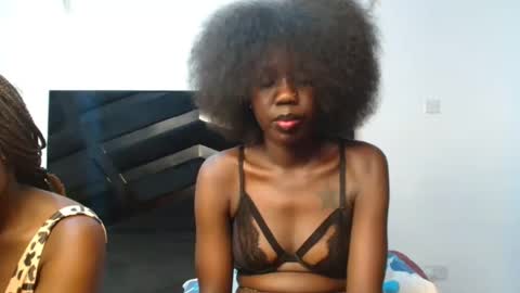 Snapshot of black_african_queen chatting on September 16, 2025, 8:43 pm Queen online show from September 16, 2025, 8:43 pm