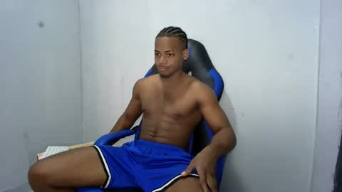 Snapshot of black_dicck chatting on April 18, 2026, 3:27 pm tu morenito online show from April 18, 2026, 3:27 pm