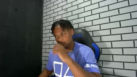 Snapshot of black_dicck chatting on April 25, 2026, 12:02 am tu morenito online show from April 25, 2026, 12:02 am