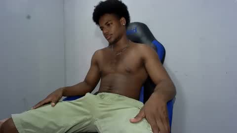 Snapshot of black_dicck chatting on May 15, 2026, 5:20 pm tu morenito online show from May 15, 2026, 5:20 pm