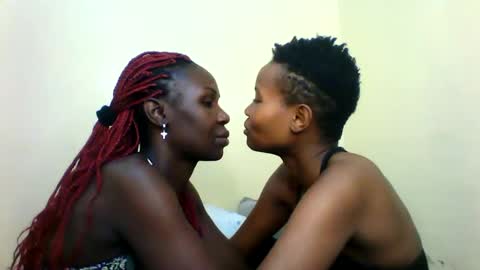 Snapshot of black_divas1 chatting on February 21, 2026, 6:36 am black_divas1 online show from February 21, 2026, 6:36 am