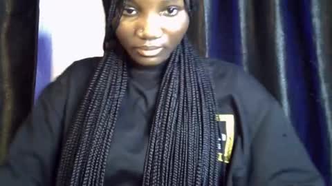 Esthy online show from September 19, 2025, 8:49 am