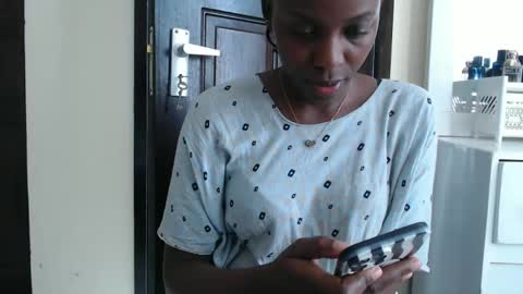 black ghodess online show from February 21, 2025, 12:17 pm