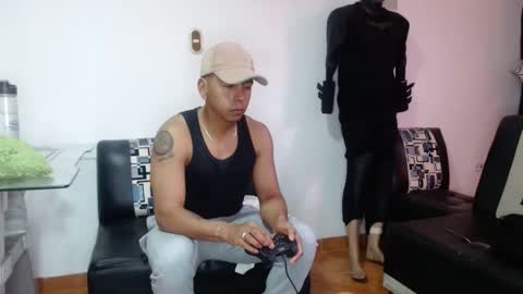 black_hot26 online show from October 9, 2025, 2:04 pm