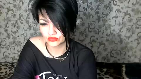 black_hot_01 online show from September 15, 2025, 10:10 pm