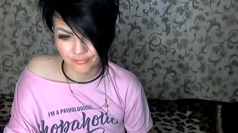 black_hot_01 online show from September 28, 2025, 9:42 pm