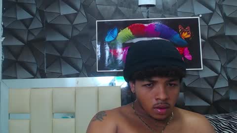 black_king_241 online show from February 19, 2025, 5:49 pm