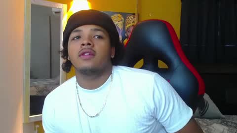 black_king_241 online show from February 23, 2025, 6:23 pm