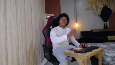 black_king_241 online show from November 6, 2025, 2:34 am