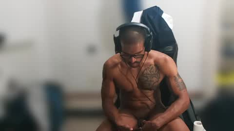 Snapshot of black_lollipop chatting on May 12, 2026, 7:22 pm Master online show from May 12, 2026, 7:22 pm