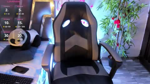 B L A C K  R O S E  online show from November 12, 2025, 11:21 am