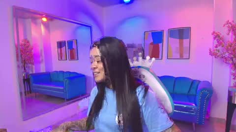 Snapshot of black_roseee chatting on April 19, 2026, 3:39 am Rousse online show from April 19, 2026, 3:39 am