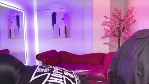 Snapshot of black_roseee chatting on May 10, 2026, 4:06 am Rousse online show from May 10, 2026, 4:06 am