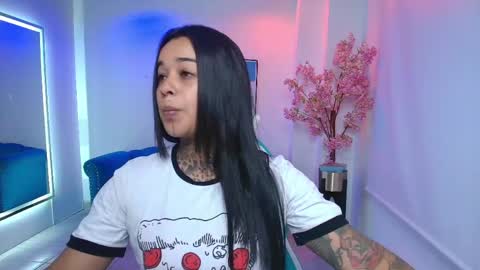 Snapshot of black_roseee chatting on May 19, 2026, 4:19 am Rousse online show from May 19, 2026, 4:19 am