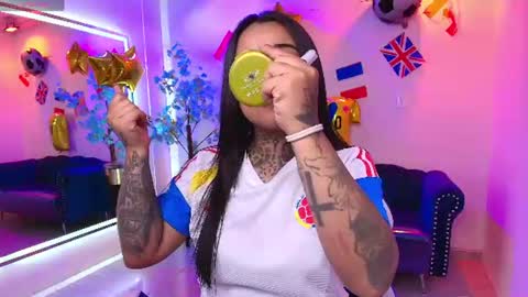 Snapshot of black_roseee chatting on June 17, 2026, 7:37 pm Rousse online show from June 17, 2026, 7:37 pm