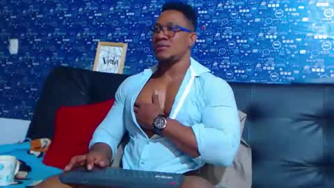 Snapshot of black_seus85 chatting on October 22, 2025, 3:34 pm duglas online show from October 22, 2025, 3:34 pm