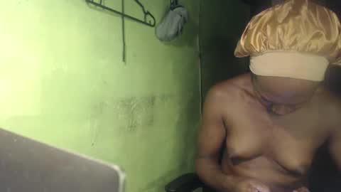 Crystal online show from September 30, 2025, 2:05 am