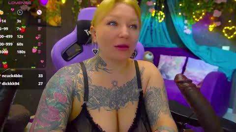 Snapshot of blackedbarbie chatting on June 5, 2026, 8:03 pm Alice online show from June 5, 2026, 8:03 pm