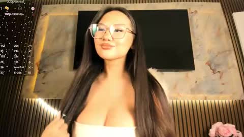 Karina online show from September 9, 2025, 1:54 pm