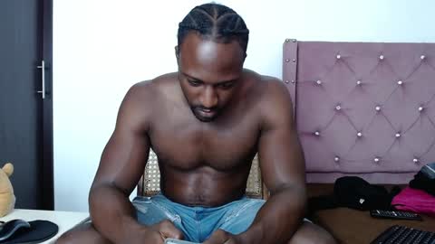 Twtter 1MikeBeckford            Onlyfns beckfordmike online show from December 30, 2024, 12:11 am