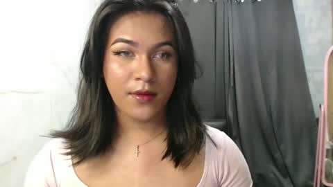 Ellez online show from October 6, 2025, 9:34 pm