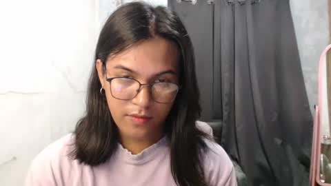 Ellez online show from October 17, 2025, 6:32 pm