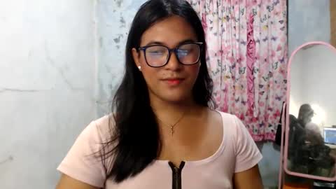 Ellez online show from May 31, 2026, 7:59 pm
