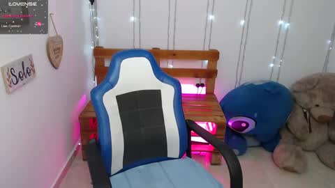 Snapshot of blackqueen_18 chatting on December 13, 2024, 3:05 am blackqueen_18 online show from December 13, 2024, 3:05 am