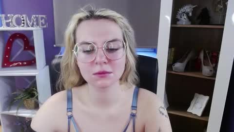 Z O E Y online show from March 13, 2026, 6:09 am