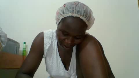 Snapshot of blacksexygal chatting on October 28, 2025, 8:29 am SARAH online show from October 28, 2025, 8:29 am