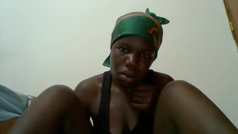 Snapshot of blacksexygal chatting on October 31, 2025, 12:22 am SARAH online show from October 31, 2025, 12:22 am