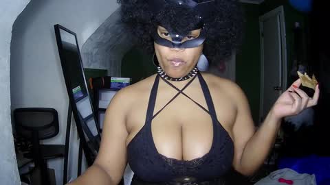Queen Siren online show from December 1, 2024, 9:59 pm