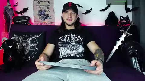 Dave online show from November 10, 2025, 6:51 pm