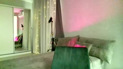 Ivy online show from October 2, 2025, 11:39 am