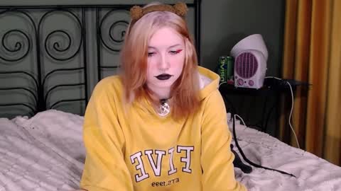 blacky_tea online show from December 12, 2024, 1:39 pm