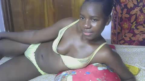 Snapshot of blahkbeauty chatting on October 2, 2025, 4:08 am VIVIAN online show from October 2, 2025, 4:08 am