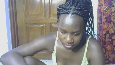 Snapshot of blahkbeauty chatting on October 13, 2025, 1:55 pm VIVIAN online show from October 13, 2025, 1:55 pm