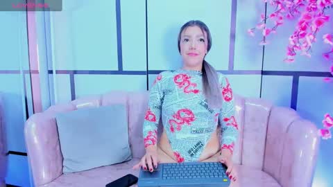 blairjones_ online show from September 26, 2025, 12:53 pm