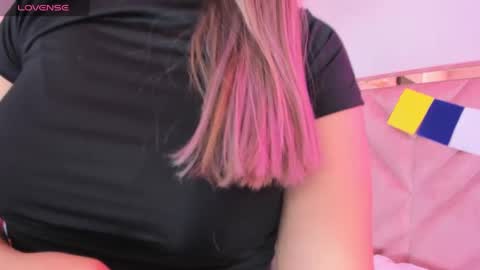 blairjones_ online show from September 27, 2025, 1:49 pm