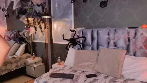 blairjones_ online show from October 20, 2025, 2:50 pm