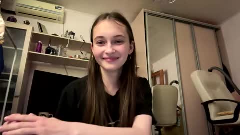 Mia online show from May 31, 2026, 7:15 pm