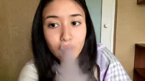 Mila online show from June 3, 2026, 2:33 pm