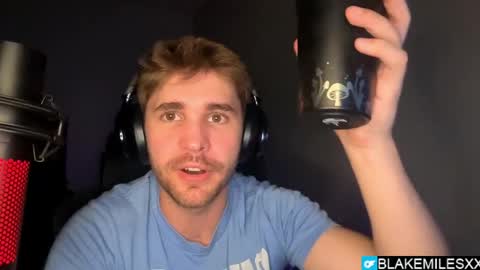Snapshot of blakemiles2 chatting on April 25, 2026, 2:58 am Blake Miles online show from April 25, 2026, 2:58 am