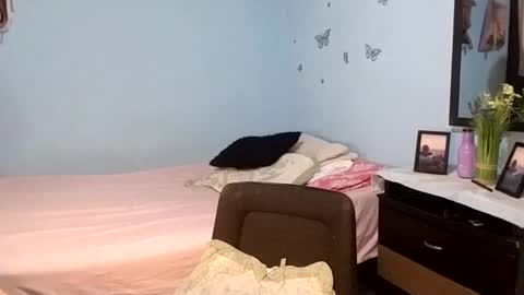 blakwhitebig21 online show from February 20, 2025, 8:58 pm