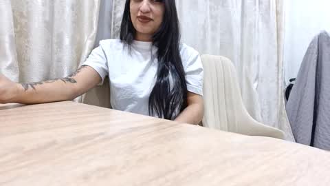 blancadossey online show from November 18, 2025, 12:42 pm