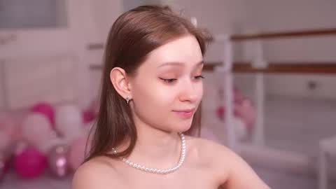 Snapshot of bless_sheila chatting on October 25, 2025, 7:52 pm SHEILA online show from October 25, 2025, 7:52 pm